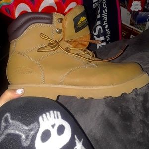 Northwest territory boots